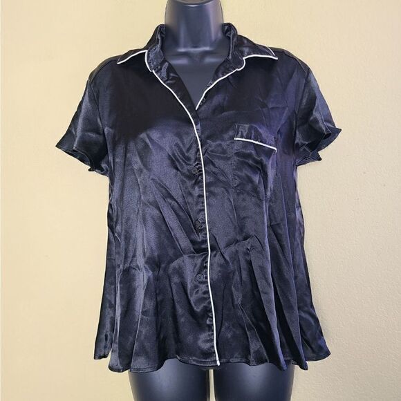 Victoria's Secret Pajama Top   - Picture 1 of 7